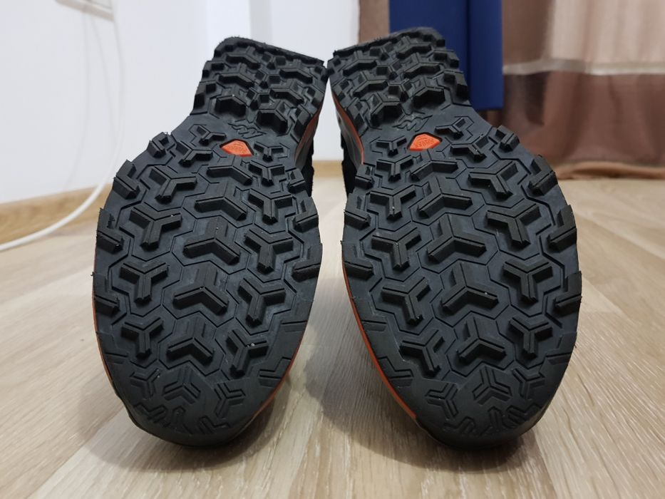 Adidasi Ghete Quechua Waterproof marimea 41 nike salomon salewa