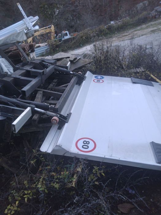 Продава се Фургон с падащ борд