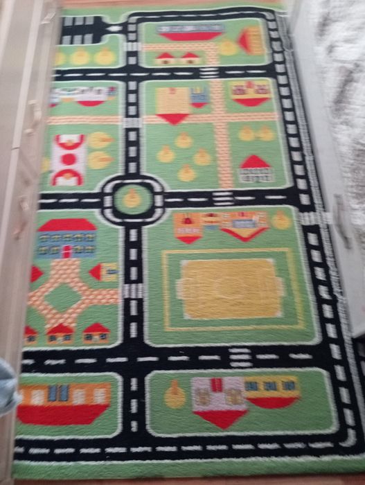 Кілемдер таза, бүтін,ұқыпты