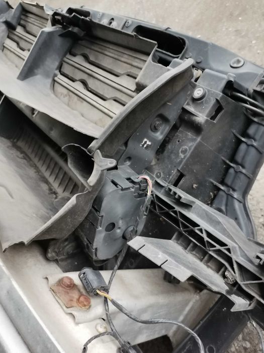Очиларка предница  радятори Буфер перка греда BMW E83 X3 2.0d x Drive