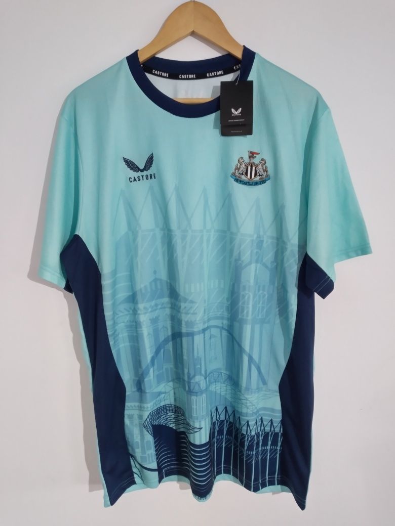 Tricou fotbal Newcastle Nou

Stare: 10/10. 

Marimea: 2XL (pare XL)
Ma