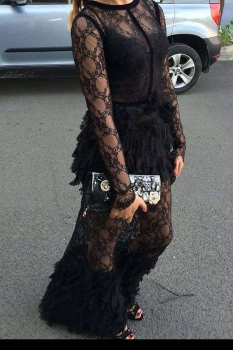 Черна дантелена бална рокля