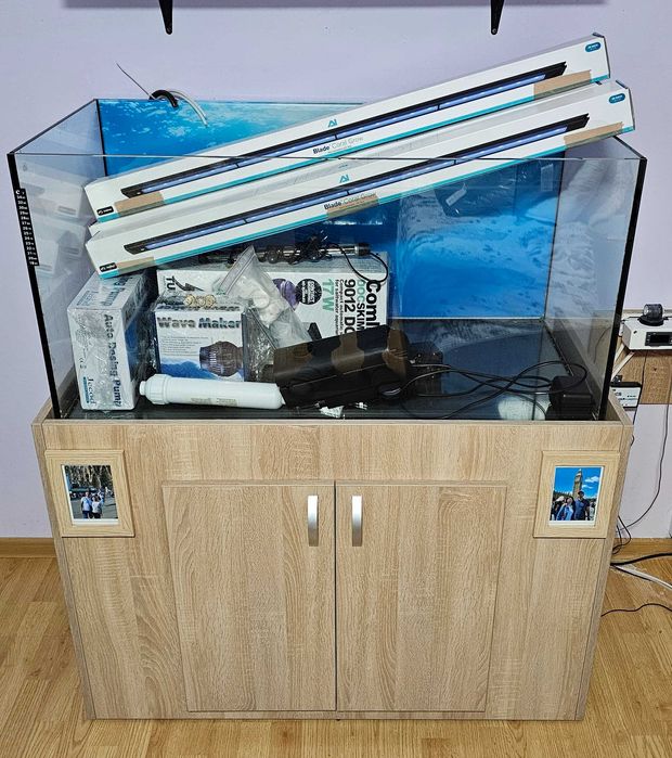 Acvariu Eheim, suport acvariu inclus