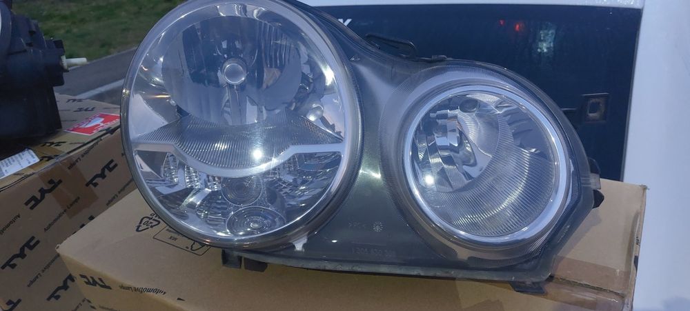 Faruri vw polo dreapta stanga