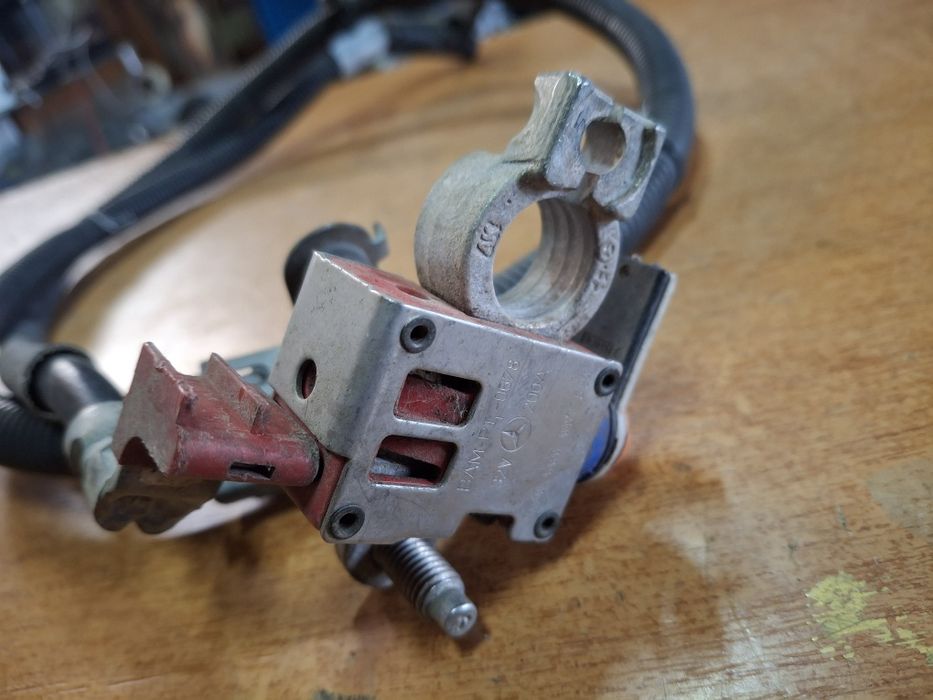 Borna baterie plus Mercedes CLA  B CLASS  GLA C117 W156 W176 W242 W246