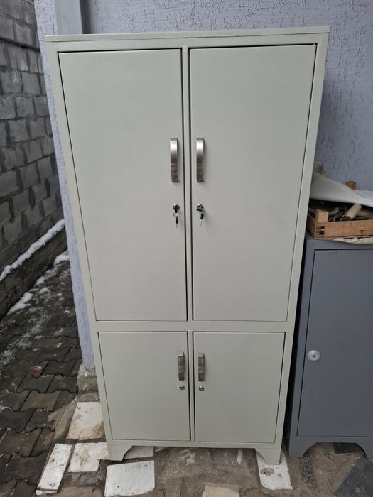 Продам железный шкаф