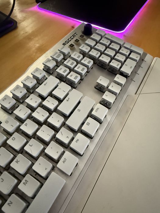 Tastatura mecanica alba