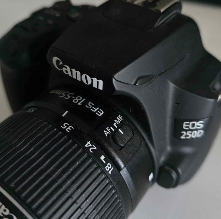 Set foto/video DSRL: Canon EOS 250D