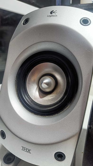 Logitech Z5500 - Sateliti