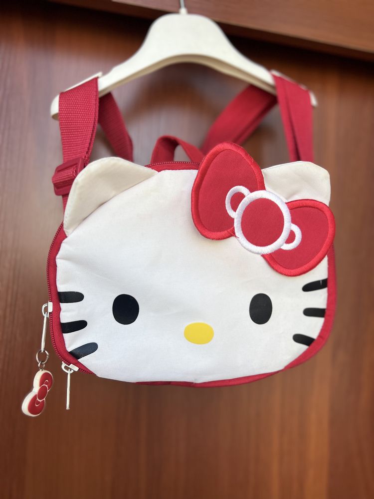 Продам детскую сумочку Hello Kitty