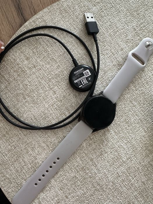 Продаю часы Samsung Galaxy Watch 4