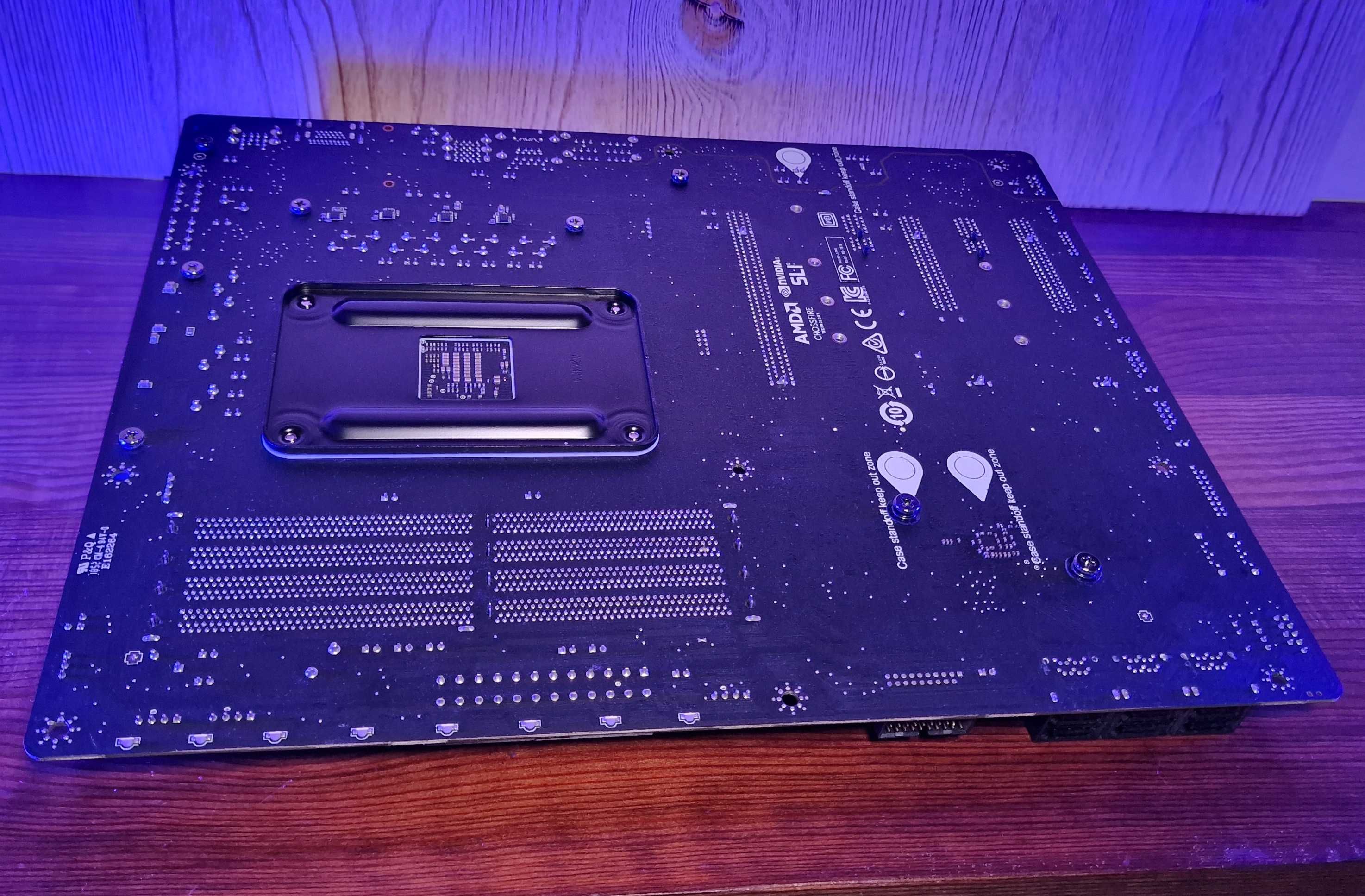 Продавам дъно Mainboard MSI X470 GAMING PRO CARBON AM4, AMD