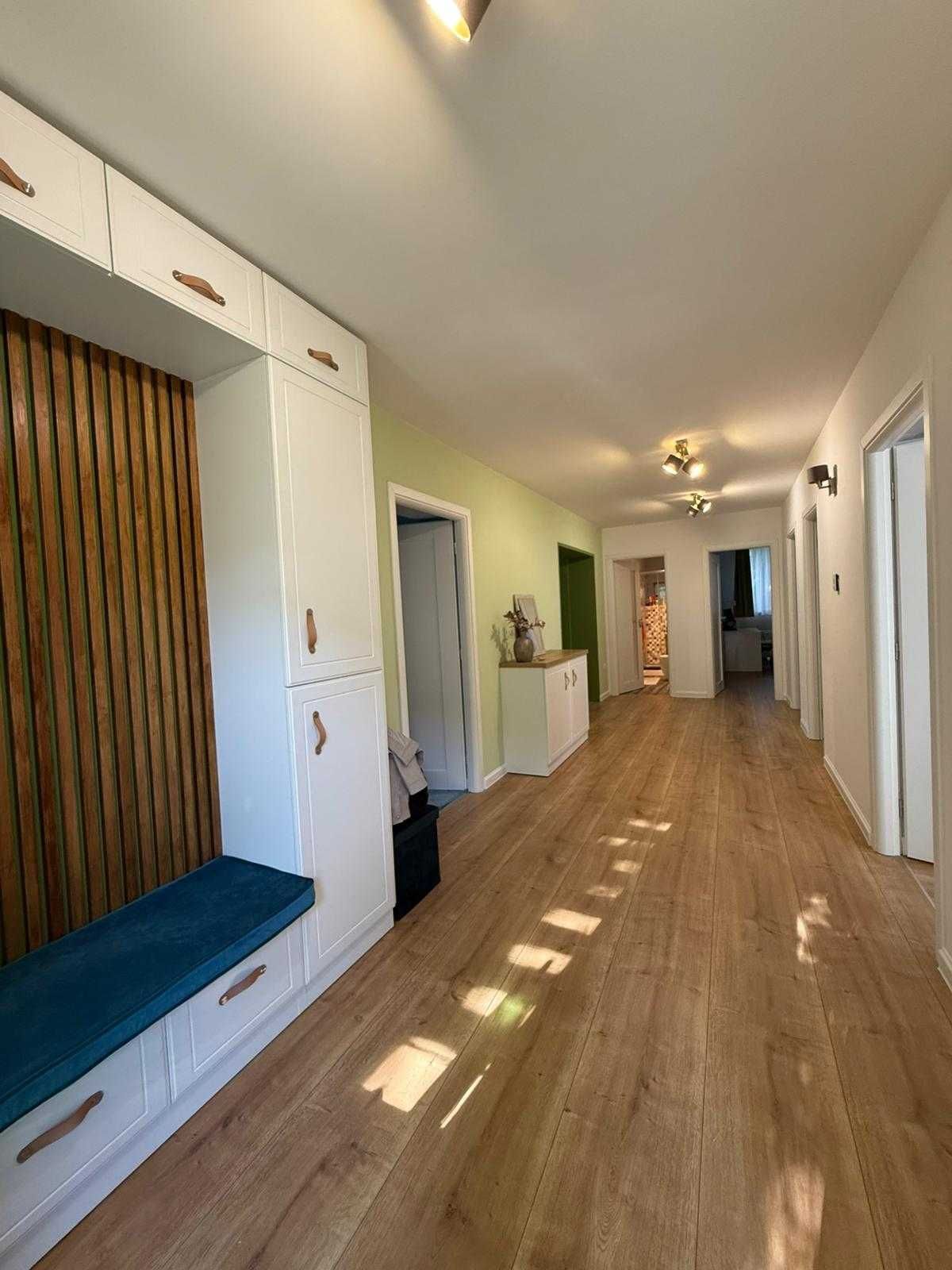 Proprietate cu 2 apartamente in casa, zona Andrei Muresanu 4+2 camere