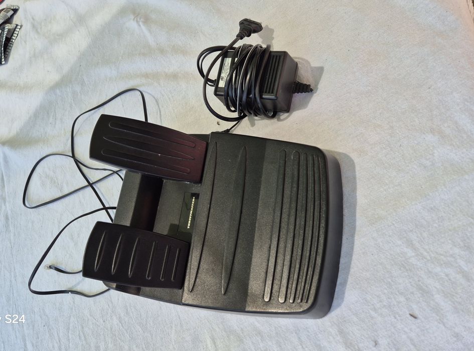 Thrustmaster Ferrari GT Force Feedback Steering Wheel w/ Pedals