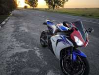 Vând honda cbr 1000rr