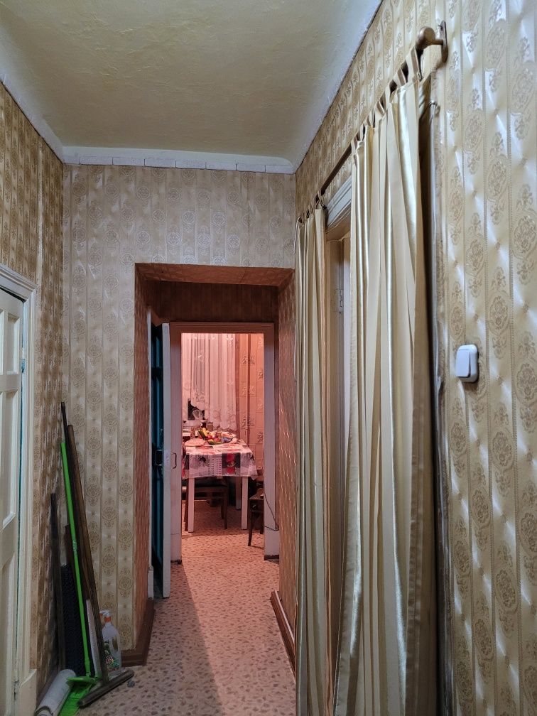 Продаю квартиру на проспекте Ленина дом3, в доме находиться ТД Павлин