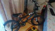 Se vinde bicicletă BMX