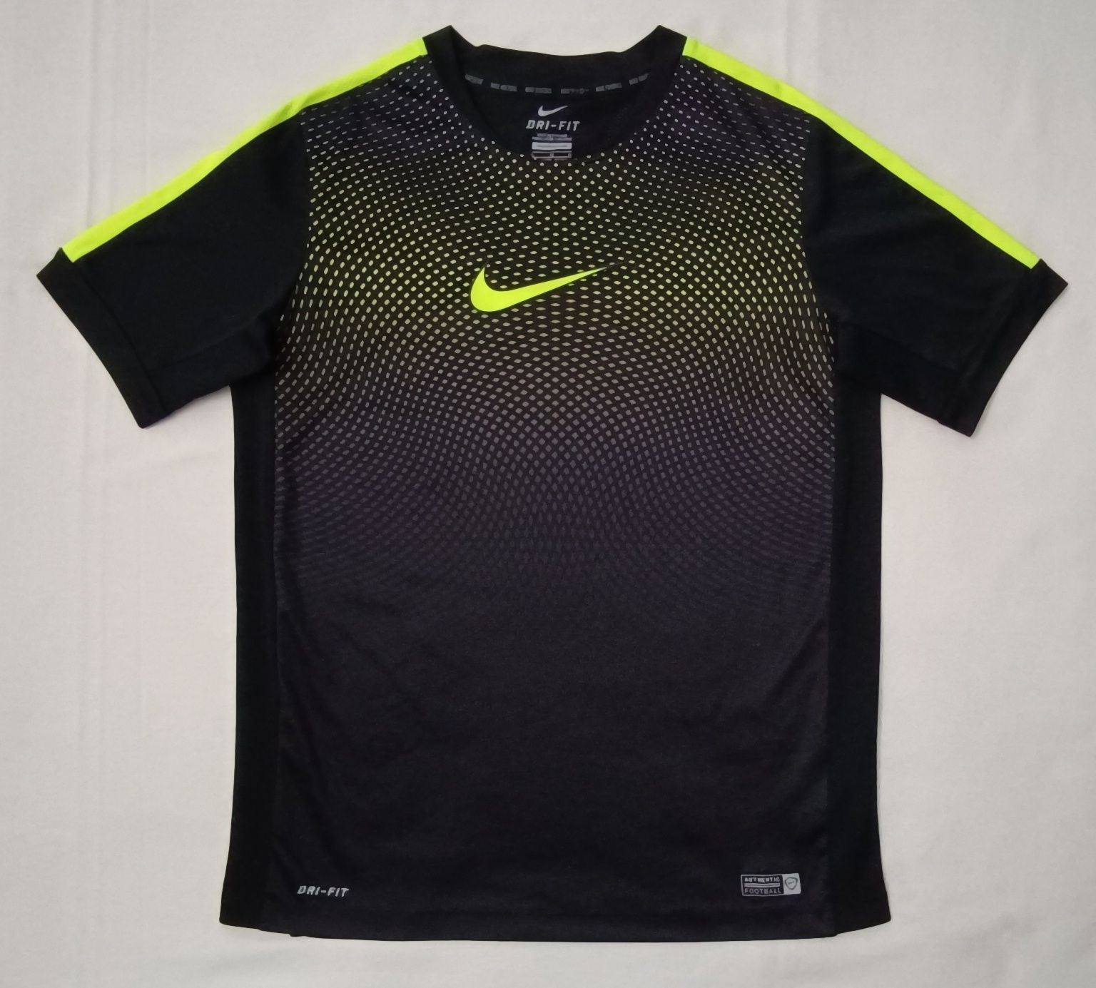 Nike DRI-FIT Tee оригинална тениска ръст 147-158см Найк спорт фланелка