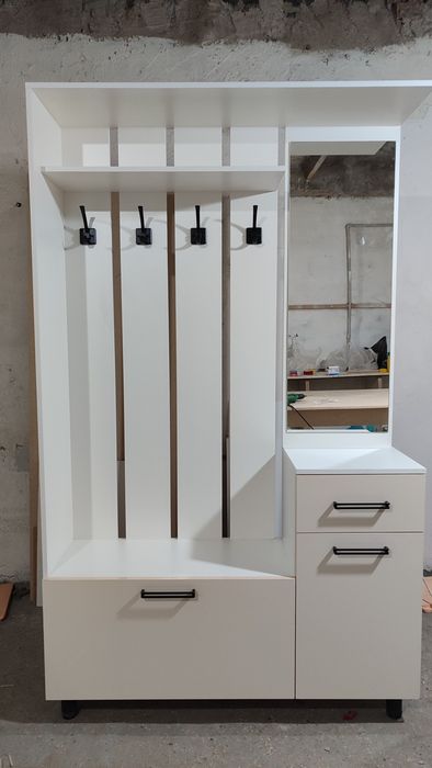 Прихожка.  новый акрил