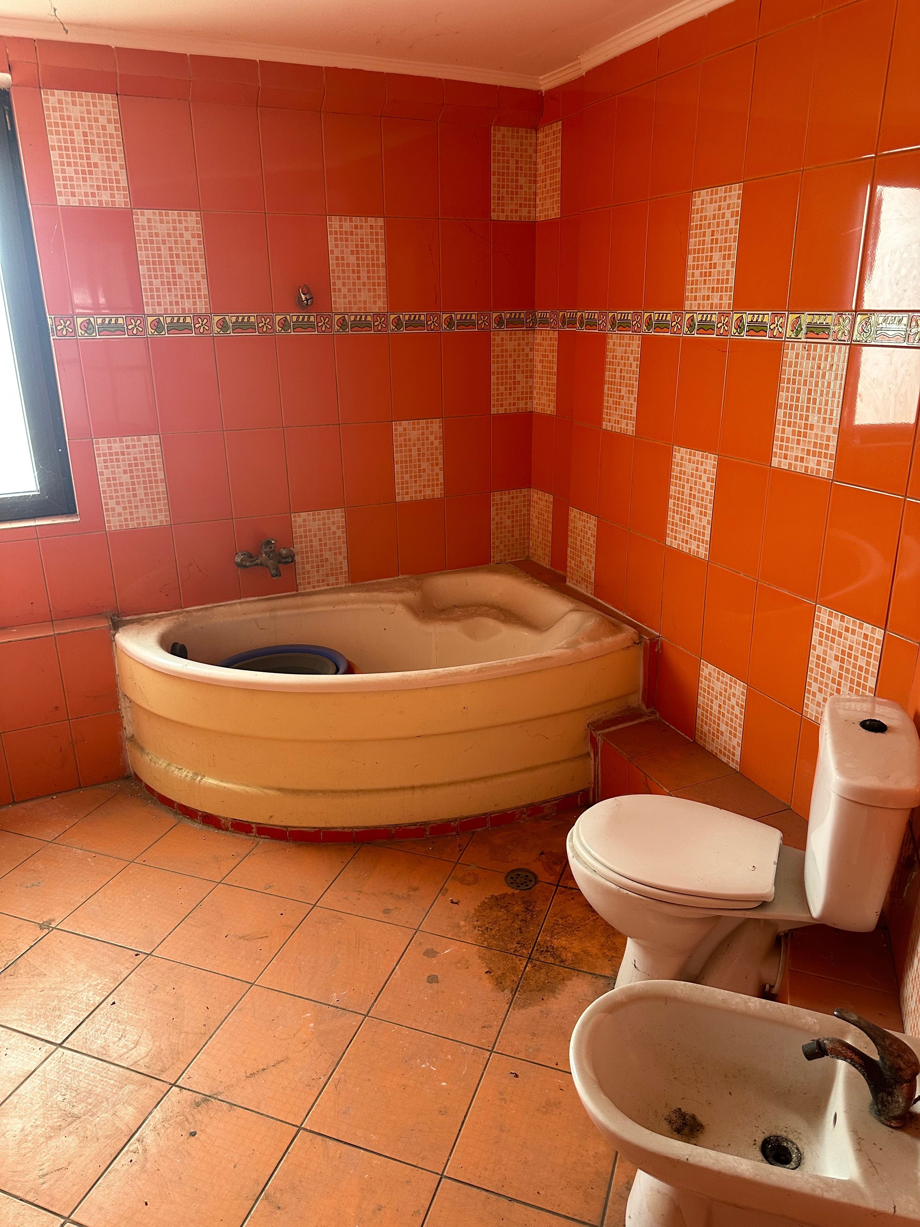 Casa cu 2 etaje+mansarda