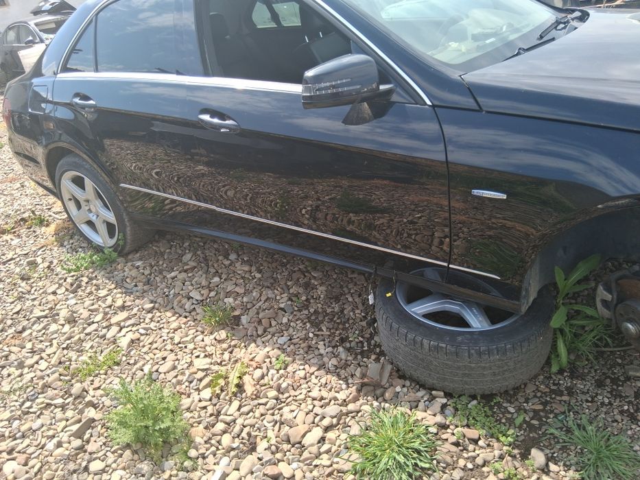 Dezmembrez mercedes e klass w212 volan stânga