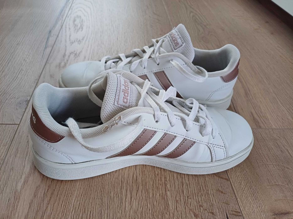 Маратонки Adidas за момиче