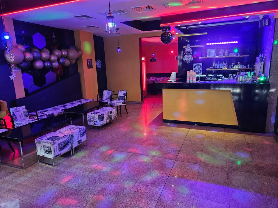 Зала за частни мероприятия Golden bee