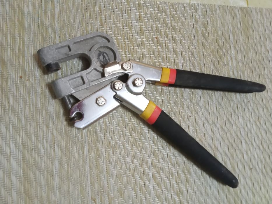 Продам просекатель для металла профиля