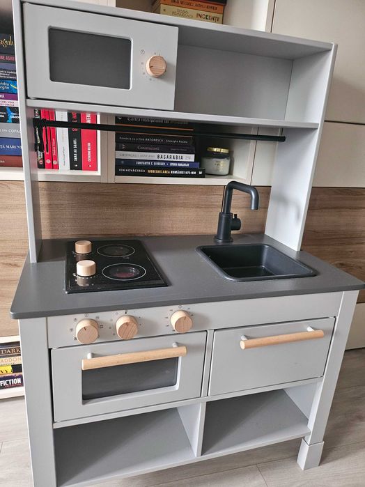Vand bucatarie Ikea noua, utilizata de cateva ori.