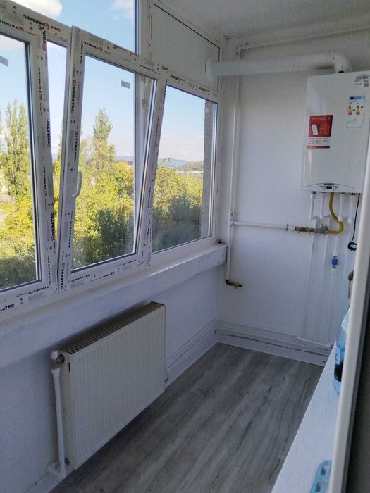 Garsoniera in Onesti,  etaj 3, renovata nou, zona centrala