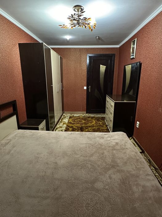 Продаётся 2/4/4 квартира 2-в-3 комнатная Чиланзар -5 квартал