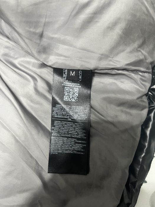 Geaca guess neagra lucioasa