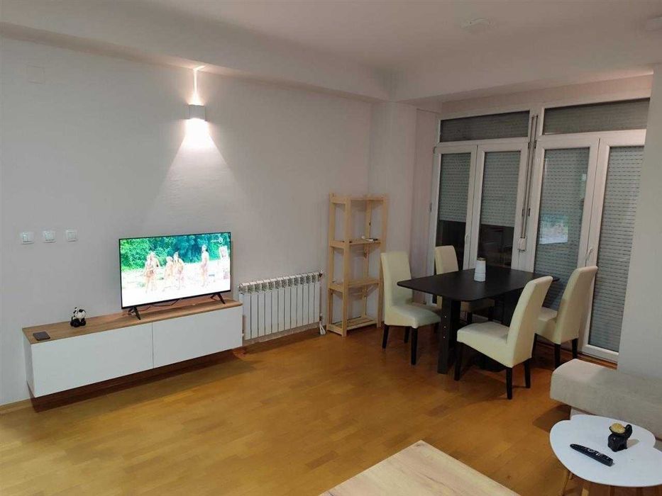 Дава се под наем Тристаен апартамент в Бургас, Братя Миладинови - 86 кв.м за 255 € - Снимка #4