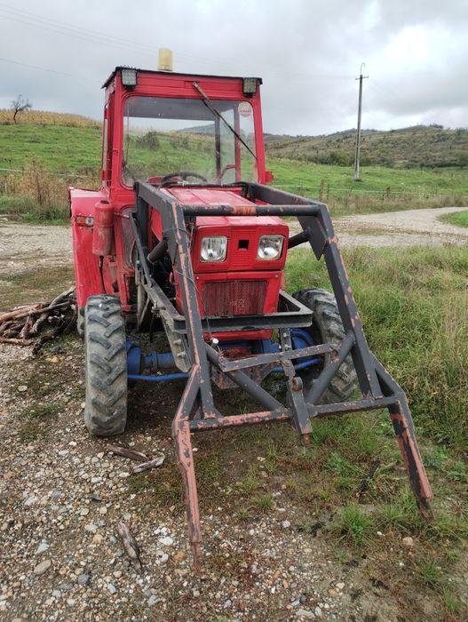 Tractor romanesc DT 445