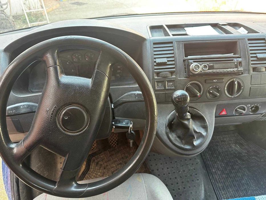 VW Transporter T5 8+1 locuri