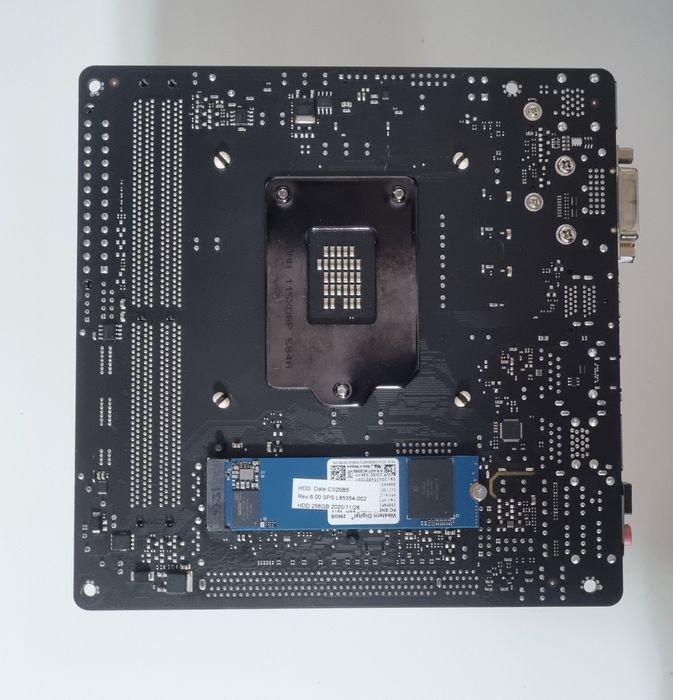 Kit Mini ITX+ i7 6700 + 16GB RAM + 256 SSD NVMe + Cooler