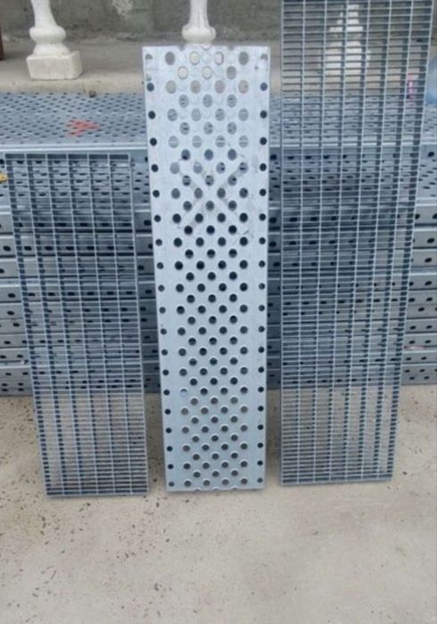 Trepte metalice diferite dimensiuni