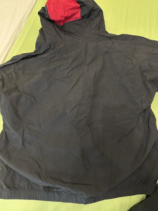 Лимитирана ветровка на Jordan