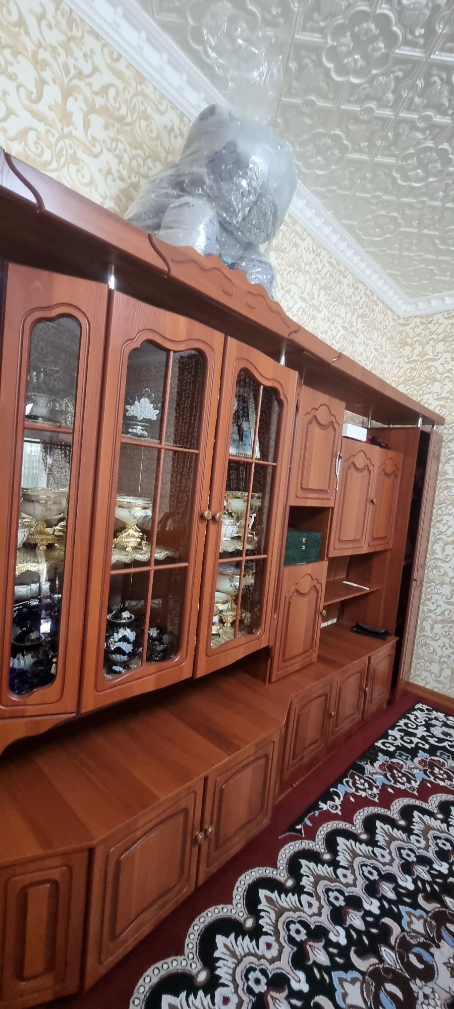 Шкаф сотилади яхши холатда