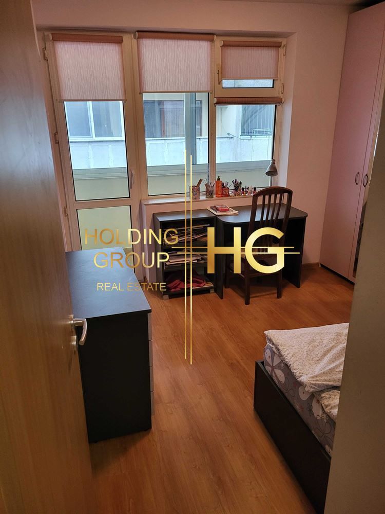 Продава се Тристаен апартамент в Варна, ВИНС - 89 кв.м за 2012 €/кв.м - Снимка #5