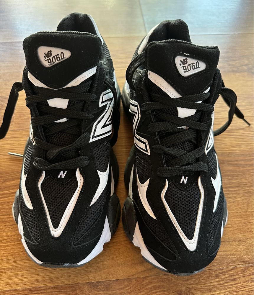 Мъжки маратонки New Balance 9060 черни с бяло