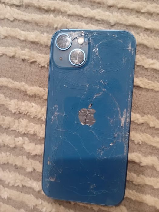 Продам Iphone 13 (128gb)