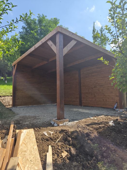 Confectionam structuri din lemn, acoperisuri, foisoare etc.