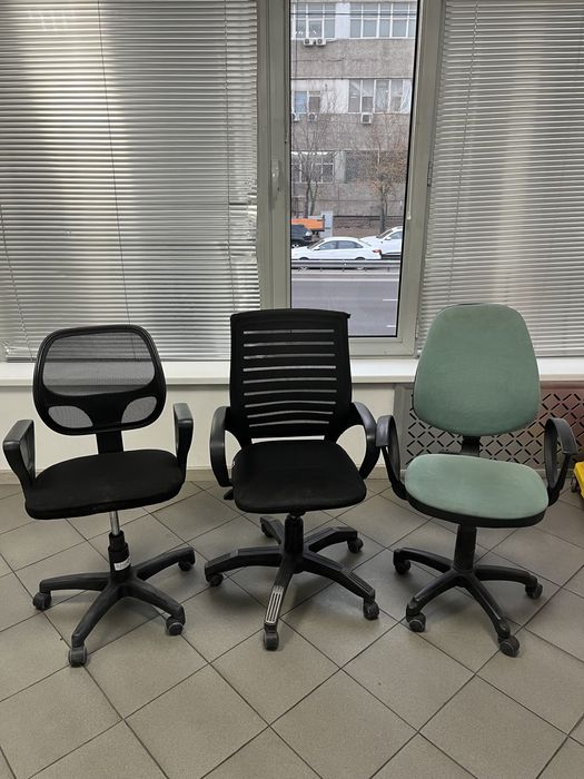 Продам офисные стулья