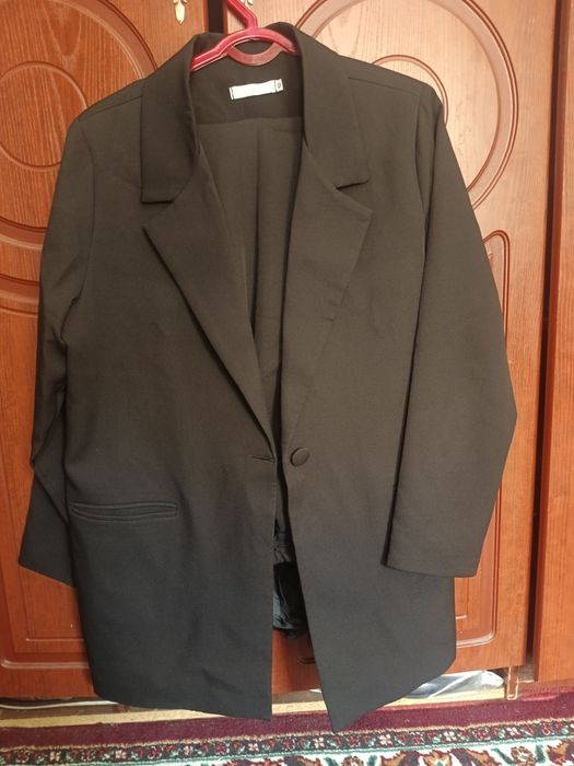 Костюм коричневый и черный 54размера