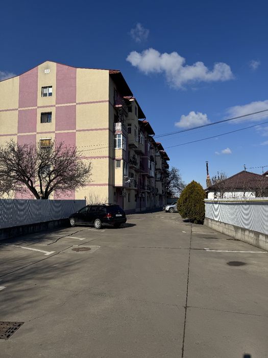 Închiriez garsonieră