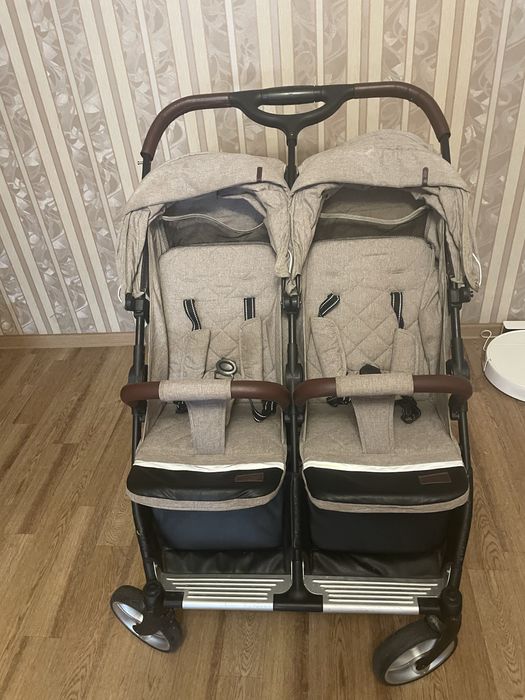 Коляска для двойни