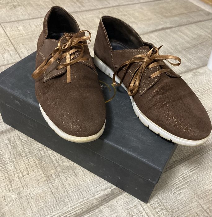 Pantofi din piele naturala