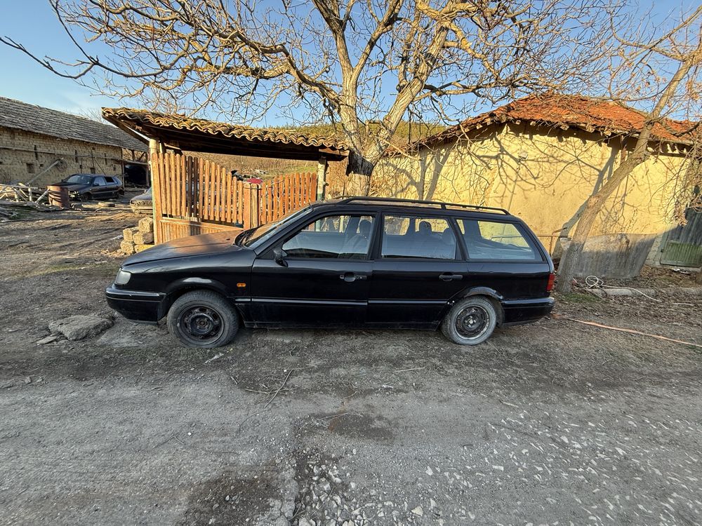 VW passat b4 1.8i САМО НА ЧАСТИ