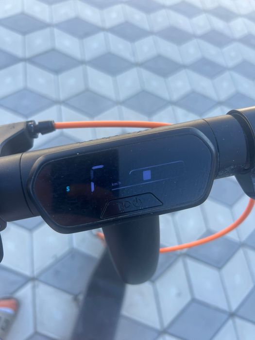 Trtineta NINEBOT E2 plus